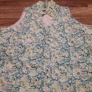 🌟 Catherine's Floral Button up Tank 🌟